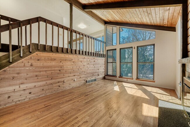 Foto del edificio - Incredible Shanahan Ridge Home with Flatiron Views