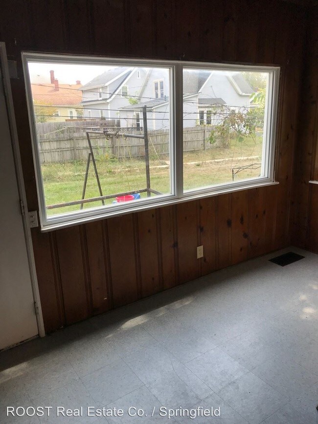 Building Photo - 2 br, 1 bath Apartment - 710 Olive Street