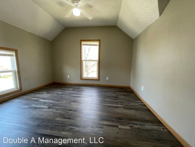 Building Photo - 3 br, 1 bath House - 214 Cottage Grove Ave.