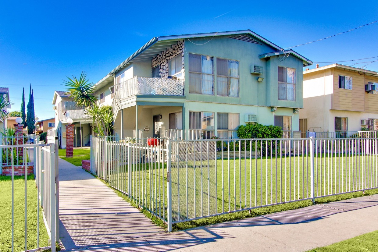 Building Photo - 7307 Variel Ave