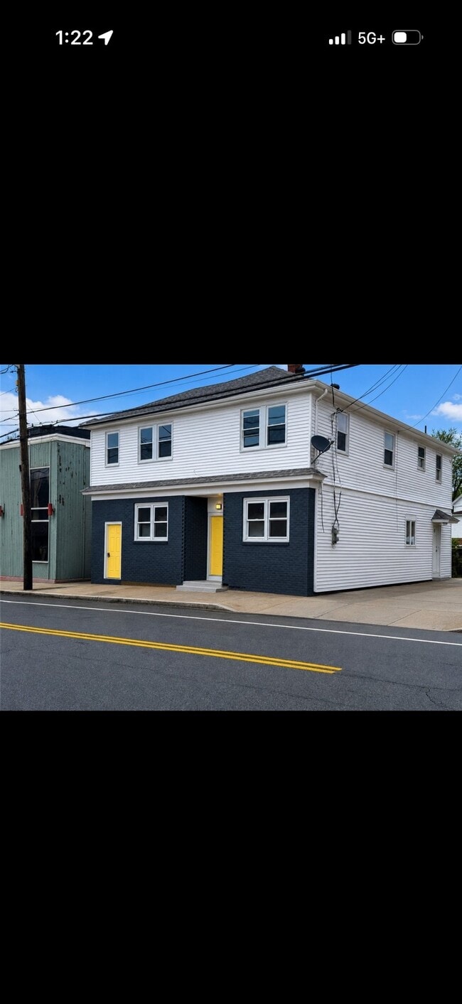 Building Photo - 1111 Charles St