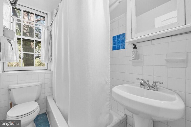 Foto del edificio - 2032 Belmont Rd NW