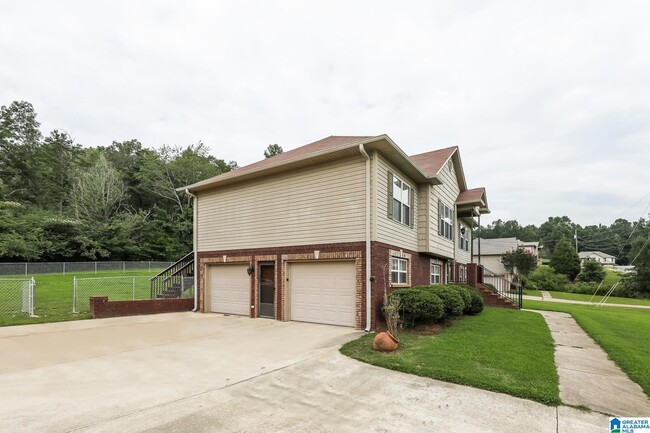 Building Photo - 725 Starlite Dr