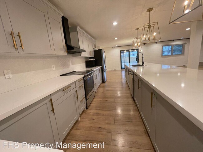 Foto del edificio - 4 br, 3 bath House - 1525 S Charing