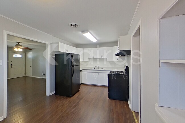 Foto del edificio - 5117 SW 16th Ave