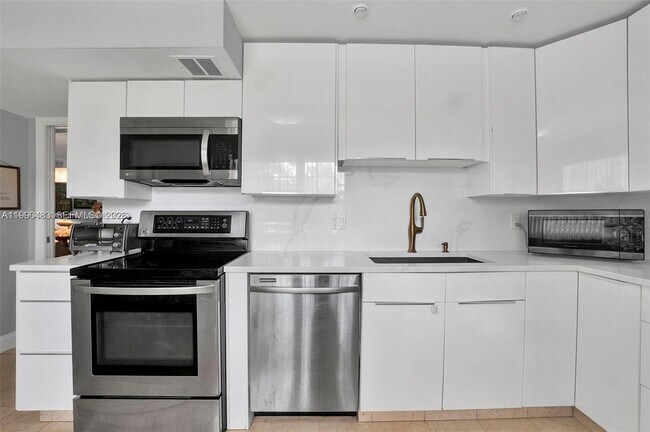 Foto del edificio - 3970 Oaks Clubhouse Dr