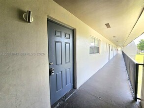 Building Photo - 8001 Fairview Dr