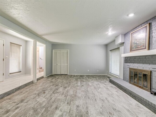 Building Photo - 3405 Woodsboro Dr