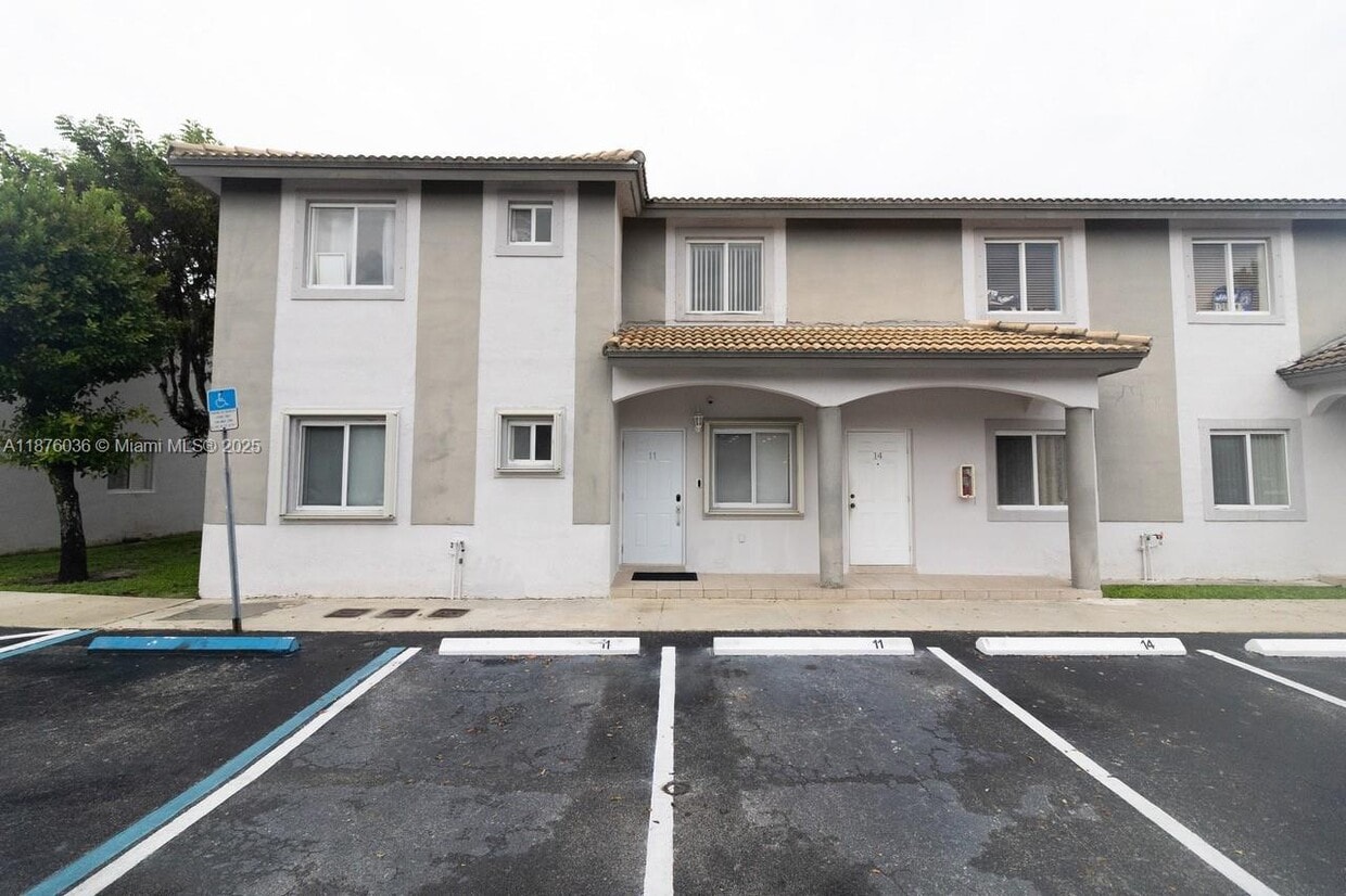 Primary Photo - 5775 NW 109th Ave