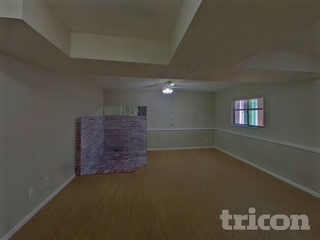 Foto del edificio - 3015 Moonbeam Cir N