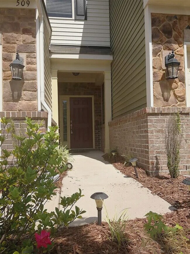 Foto del edificio - 509 Whitworth Ln