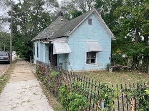 Building Photo - 263 N Mill St