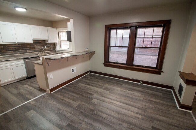 Foto del edificio - 4954 Winona Ave