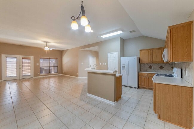 Building Photo - 5601 Lomita Verde Cir