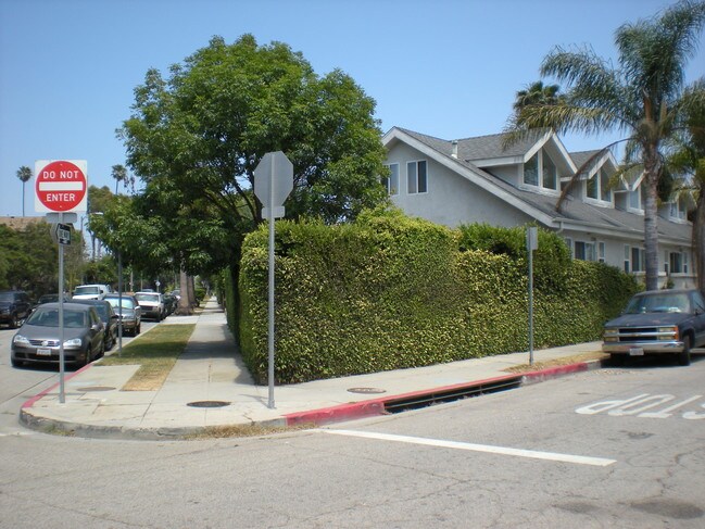 Building Photo - 1302 Electric Ave
