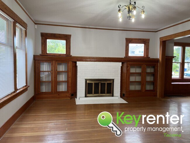 Building Photo - Early Classic 5Bed/3Bath Tacoma Home