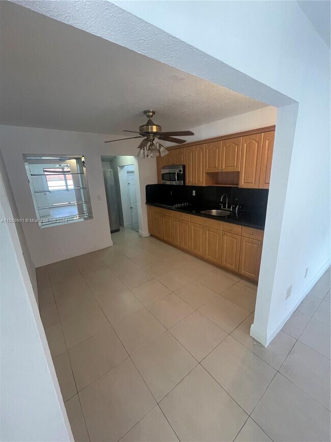 Foto del edificio - 1527 SW 2nd St