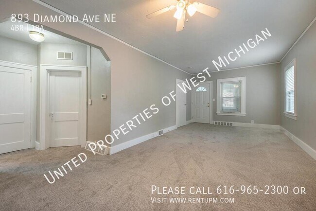 Building Photo - Tours Estimated to Begin 9/22 | 4 Bed 1 Ba...