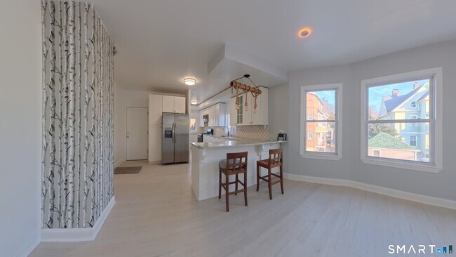 Building Photo - 75 Richardson St