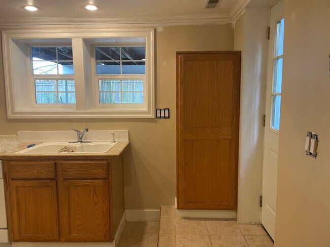 Photo - Lower Level to Charming 2 Bedroom Madison Valley!! Apartment