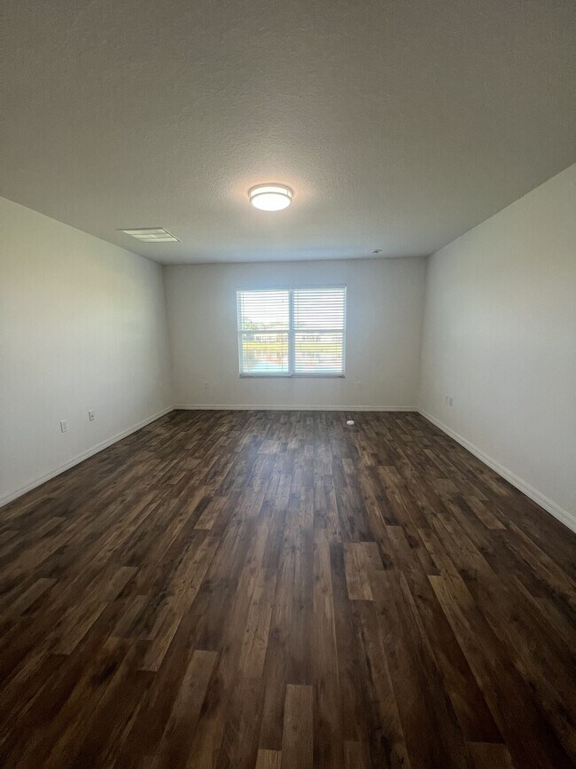 Foto del edificio - 1411 Lanier Point Pl