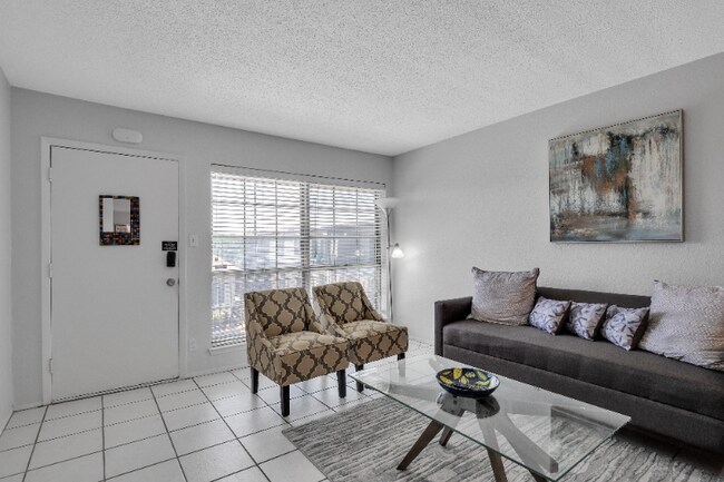 Foto del edificio - 2425 Ashdale Dr
