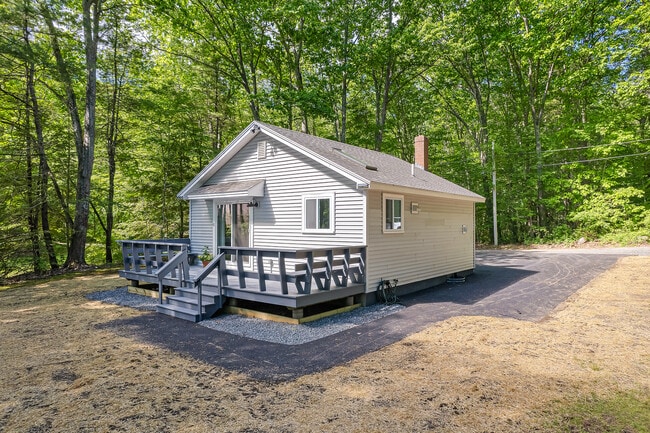 Building Photo - 9 Middle Pond Rd