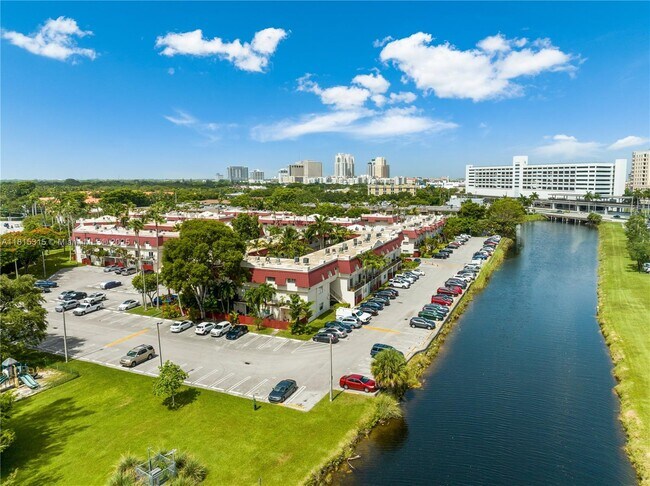 Foto del edificio - 8650 SW 67th Ave