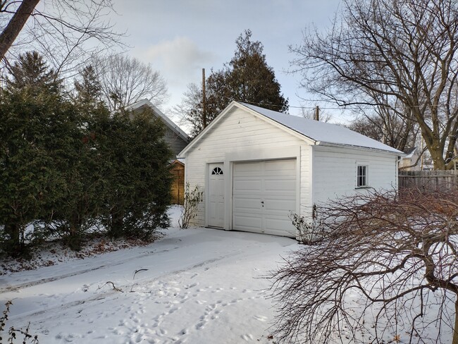 garage, private garden space - 2181 Dewey Ave