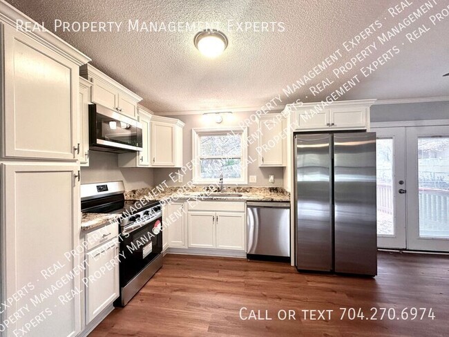 Foto del edificio - **MOVE IN SPECIAL!**Charming 3BR/2BA home ...