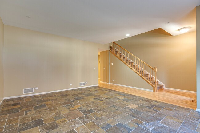 Building Photo - 1778 Tudor Ln