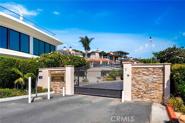 Foto del edificio - 3116 Breakers Dr