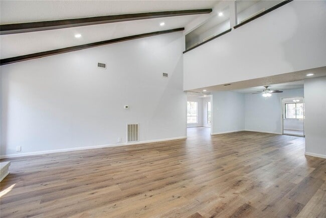 Building Photo - 605 Jeff Davis Ct