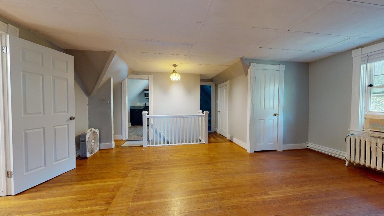 Primary Photo - 4600 Roland Ave