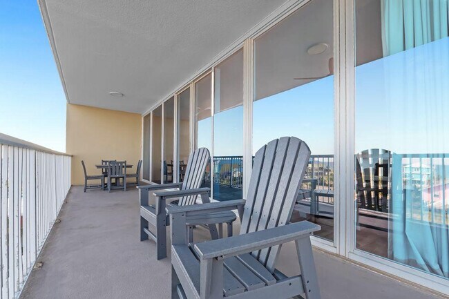 Foto del edificio - 1524 W Beach Blvd