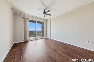 Foto del edificio - 1 Towers Park Ln