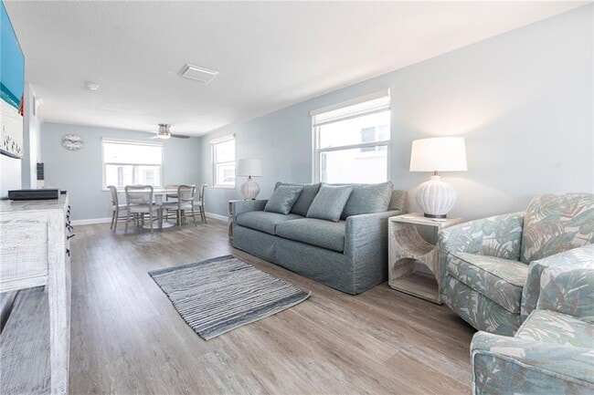 Building Photo - 6020 Midnight Pass Rd