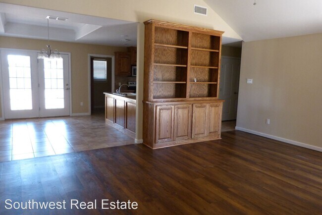 Building Photo - 3 br, 2 bath House - 2104 Reese