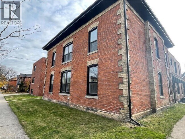 Photo du bâtiment - 7-11 SHERIDAN Street Unit# 2