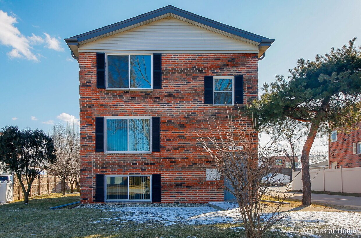 21W185 Tee Ln Unit C, Itasca, IL 60143 Room for Rent in Itasca, IL