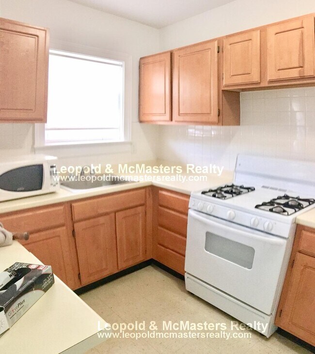 Building Photo - 456 Salem St