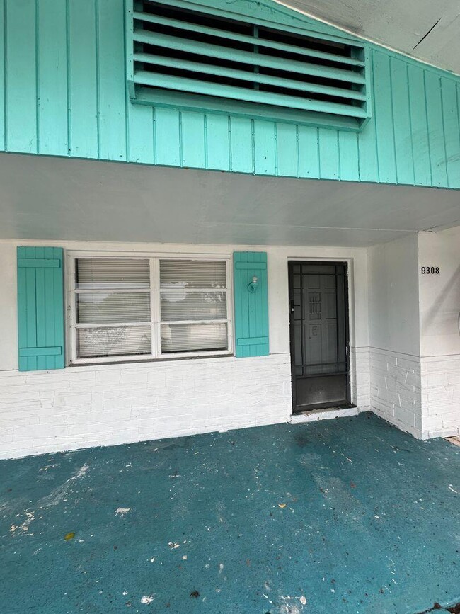Building Photo - 9308 N Military Trl