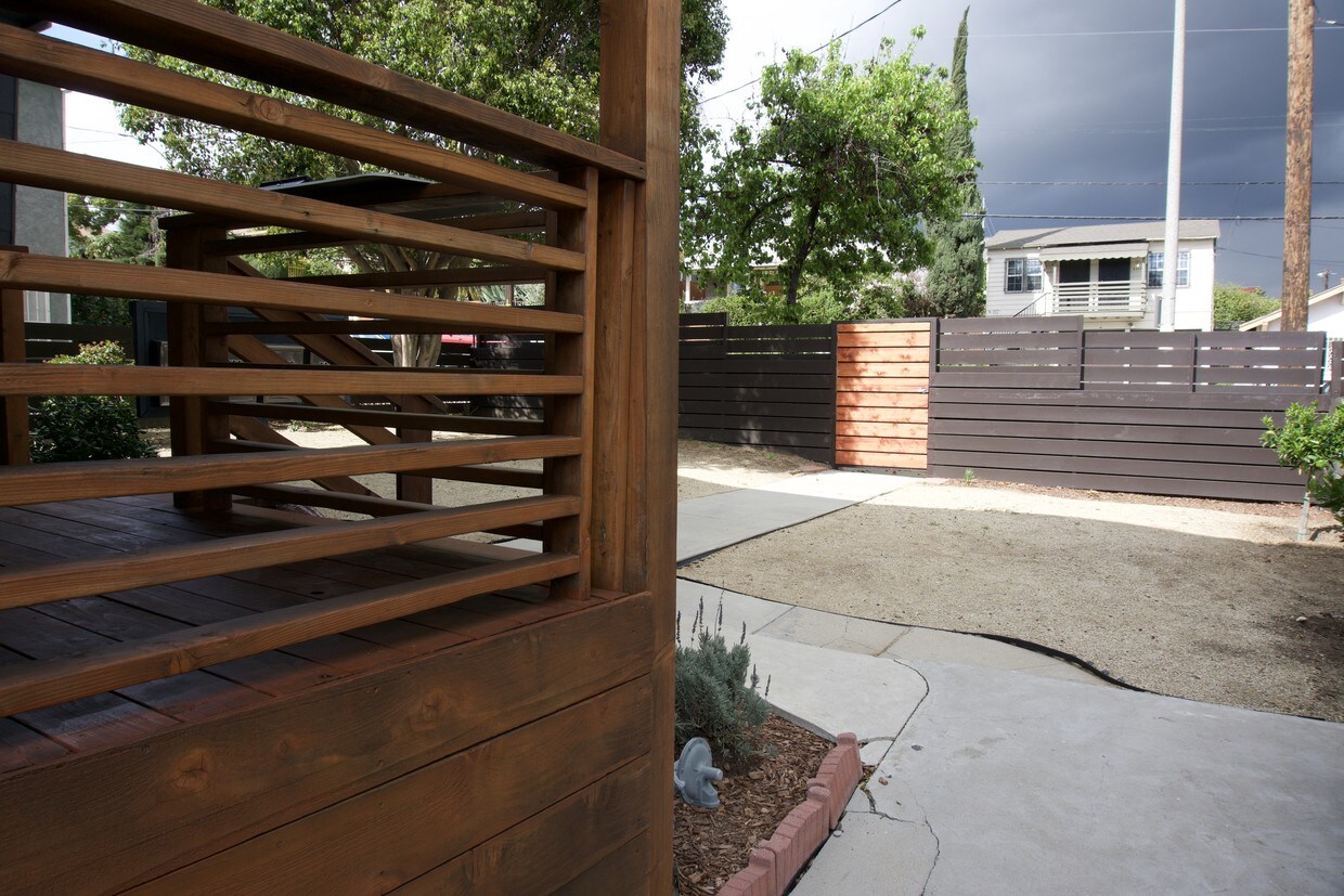 Primary Photo - 2118 Kent St