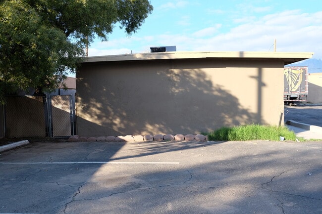 Building Photo - 1730 E Prince Rd