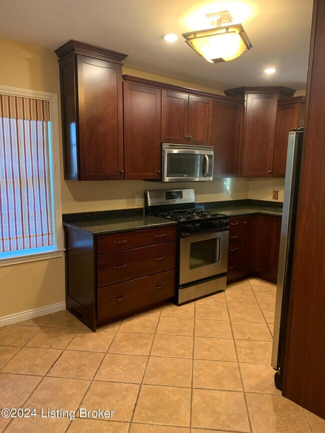 Building Photo - 1803 Alfresco Pl