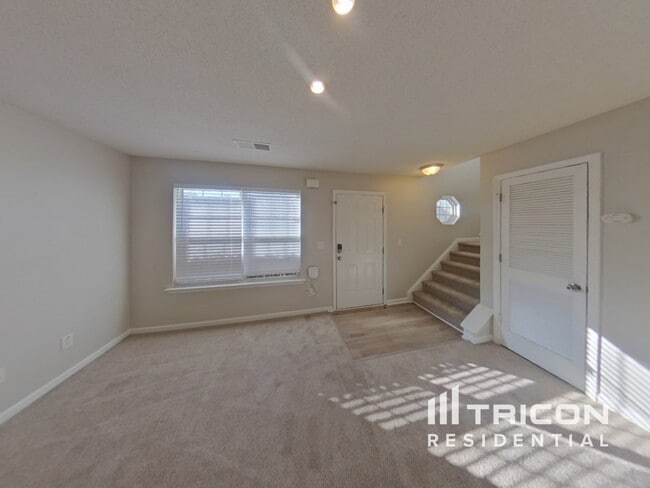 Building Photo - 420 Kara Ln