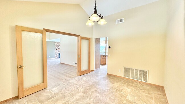 Foto del edificio - Amazing Location & Sprawling Country Living at its Very Best in this Beautiful Single-Story Home ...