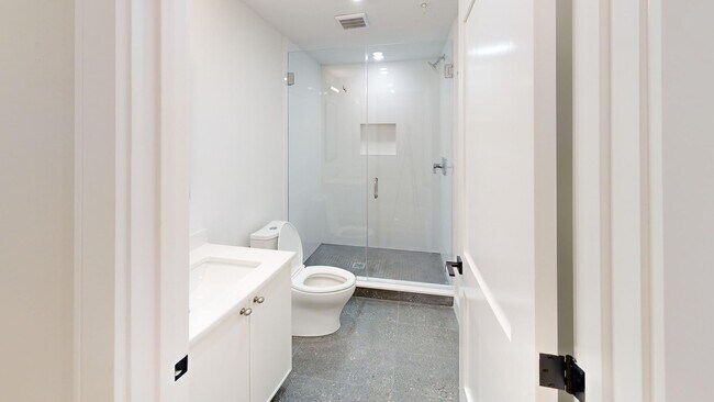Foto del edificio - Theatre District 4 Bed - No Broker Fee