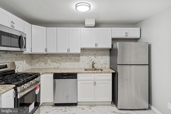 Building Photo - 225 Market St