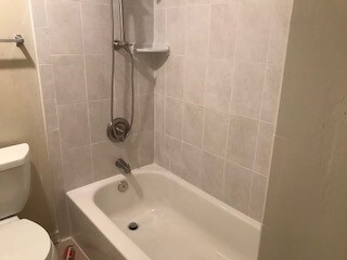 New Bathtub Never used - 1524 Lincoln Way